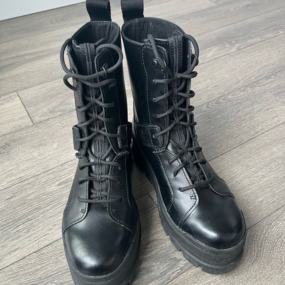UGG SHEENA black leather combat boots